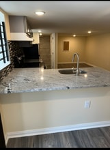 Building Photo - 1033 S 55th St