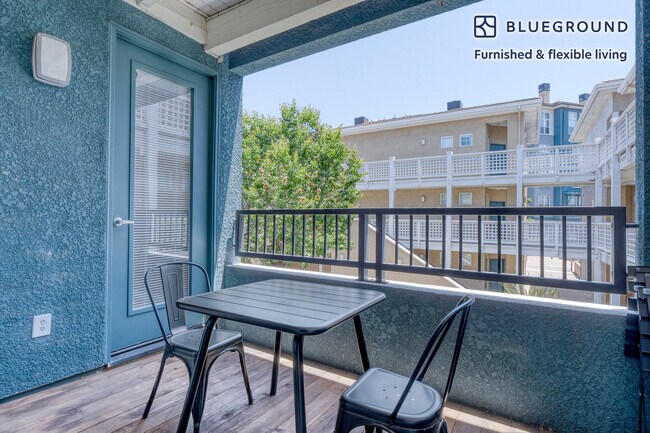 Foto del edificio - 1263 Lakeside Dr