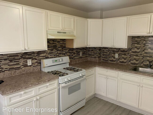 Building Photo - 2 br, 1 bath House - 3036 Ascension St