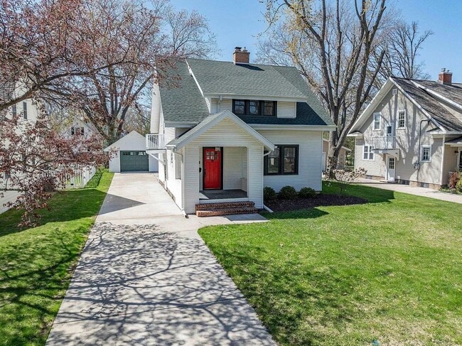 Foto del edificio - Charming Cape Cod Single Family