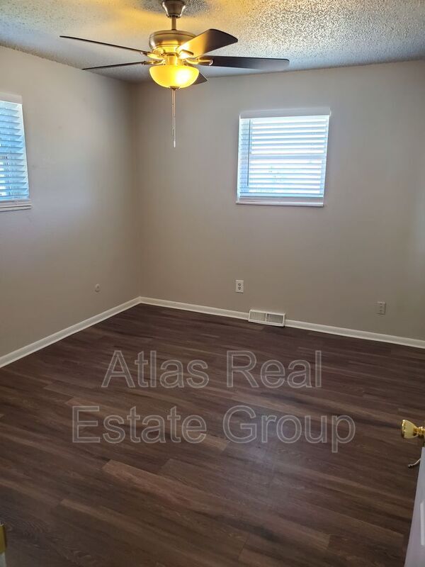 Building Photo - 10290 Benton St