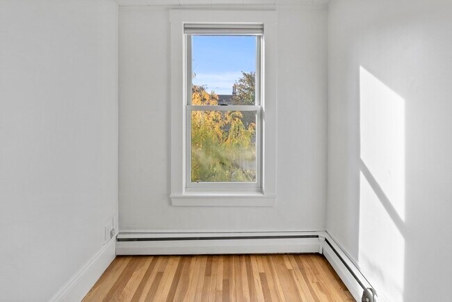 Foto del edificio - 497 E 6th St