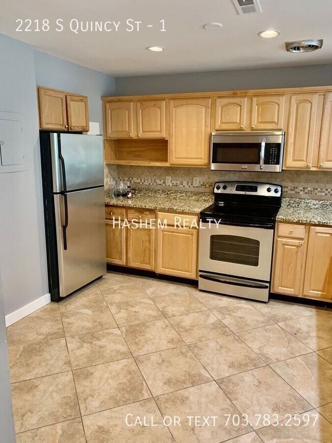 Foto del edificio - 2218 S Quincy St