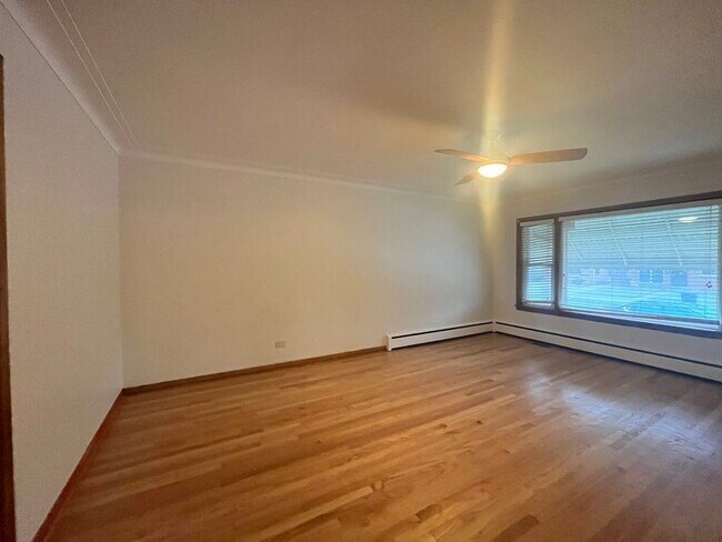 Building Photo - 9559 S Yates Blvd