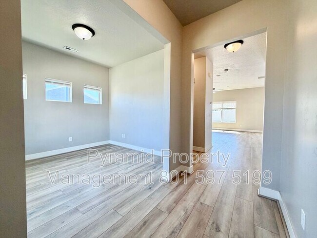 Foto del edificio - 673 W Beth Cir