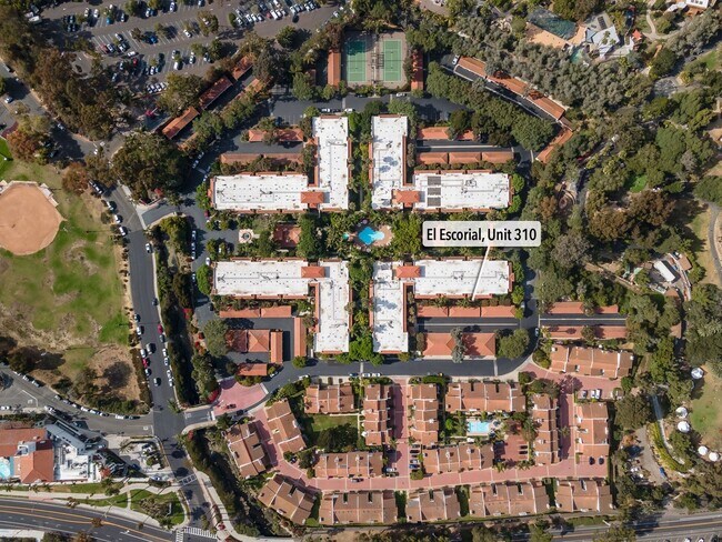 Foto del edificio - Total Quality Living ~ El Escorial...East ...