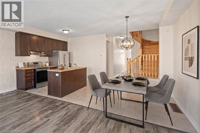 Photo du bâtiment - 57 Hartley Ave.