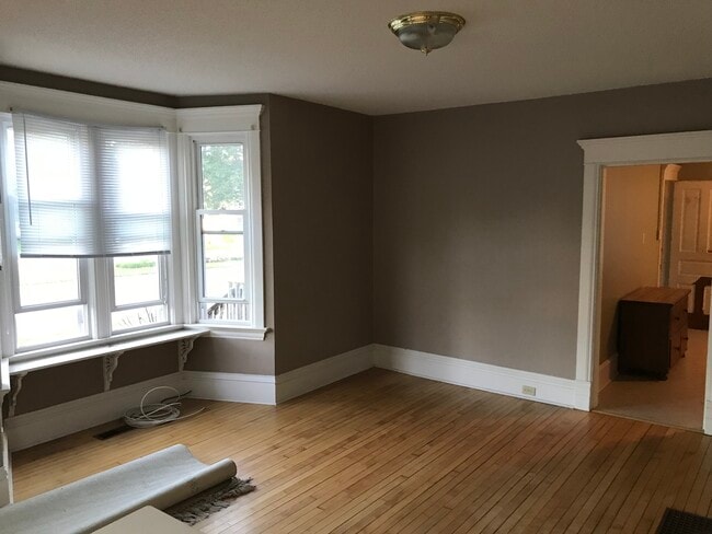 Foto del edificio - 1100 Center St.