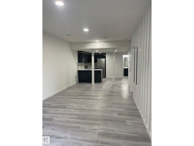 Photo du bâtiment - 1565 Esaiw Place NW