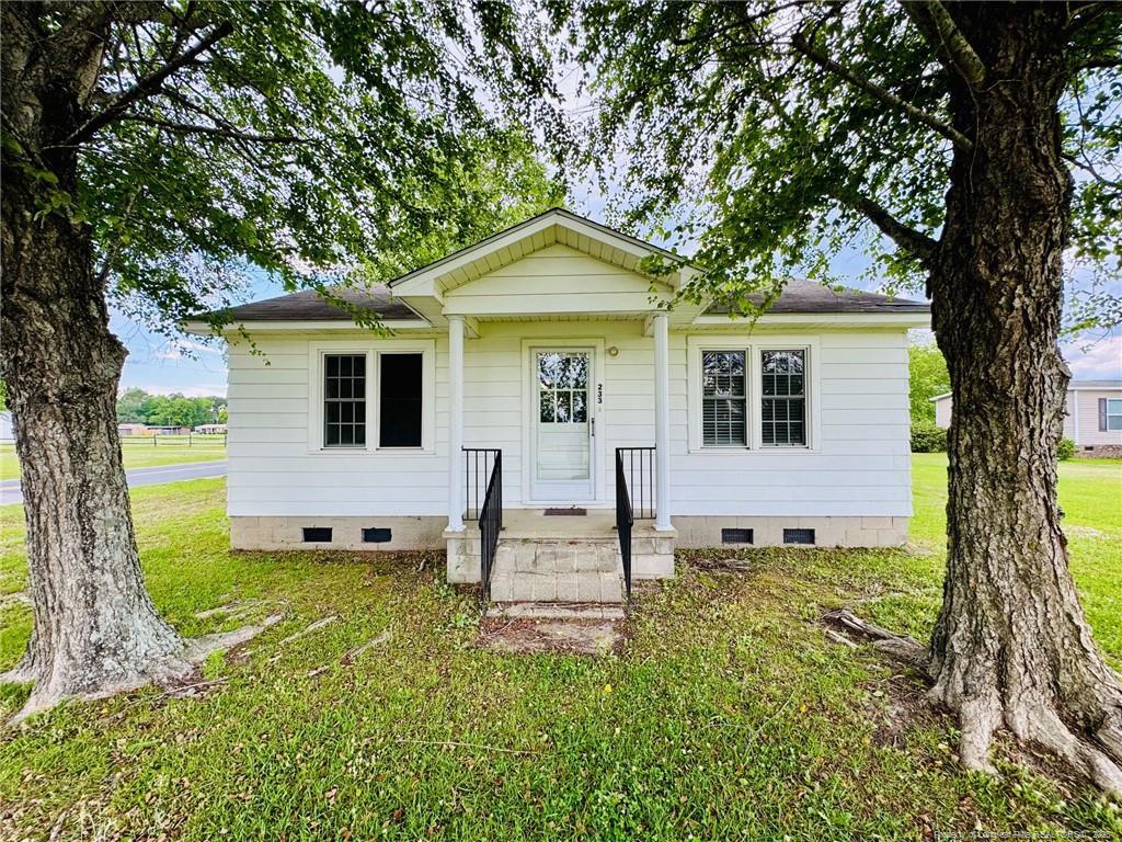 Primary Photo - 233 S Broadridge Rd