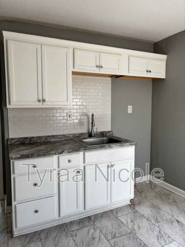 Foto del edificio - 19144 Moross Rd