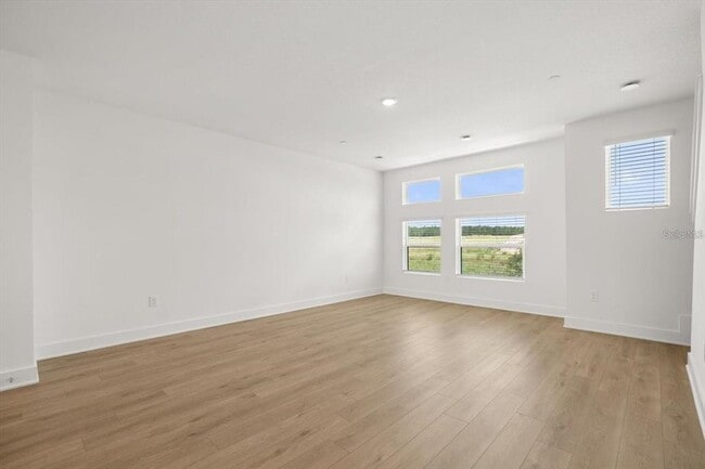 Building Photo - 15489 Hamlin Pk Dr
