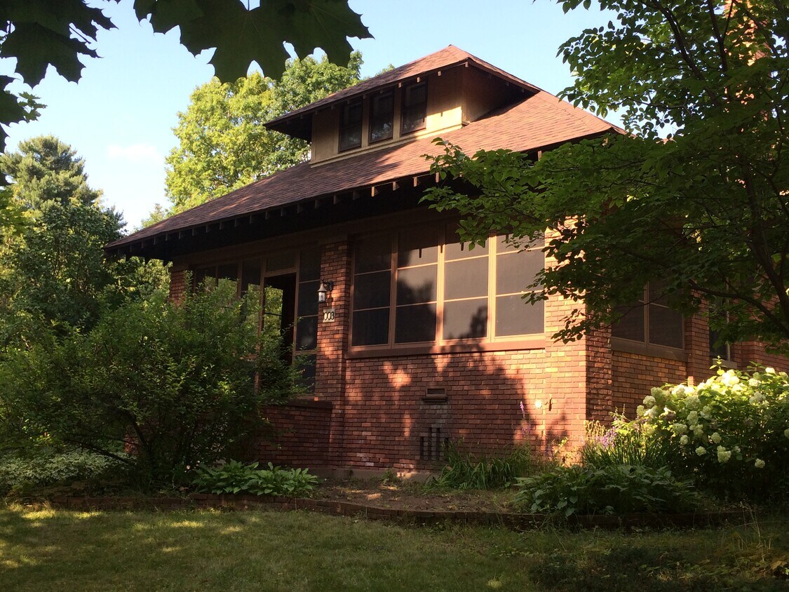 Foto principal - 1003 N 9th St