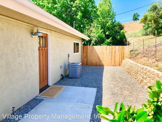 Building Photo - 4353 Estate Dr