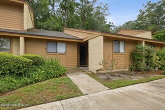 Building Photo - 85 Debarry Ave