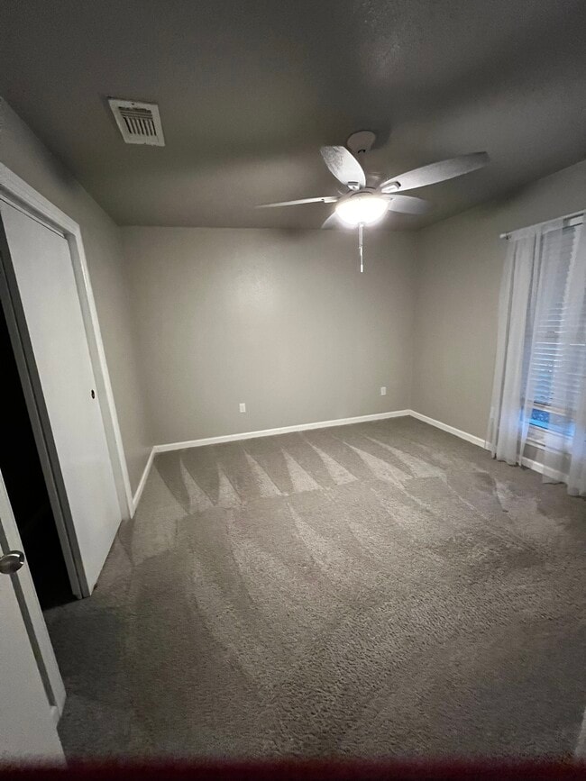 Building Photo - 100 Bugle Ct