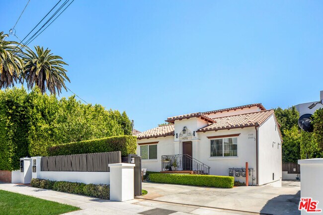 Foto del edificio - 1350 N Stanley Ave