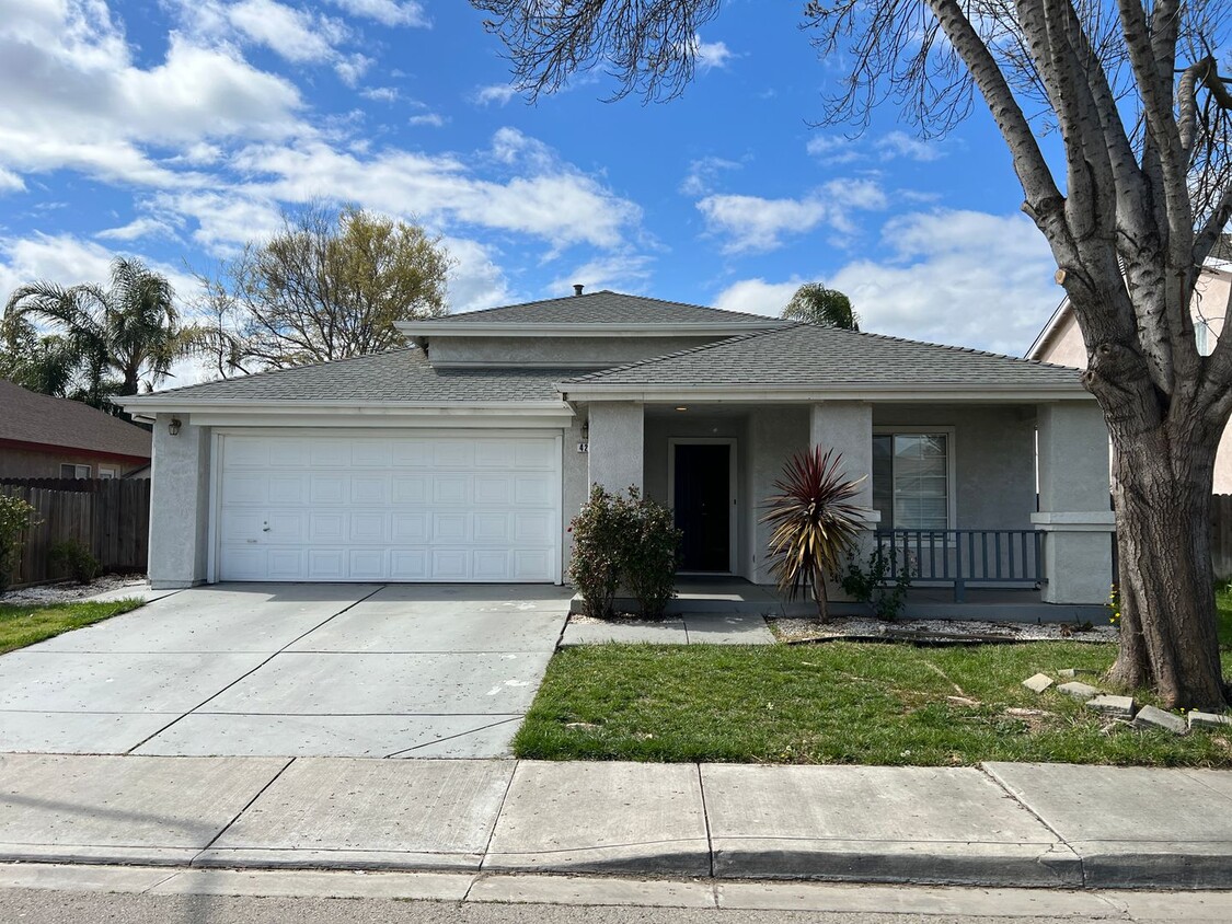 Foto principal - Single Story 3-bedroom home in Patterson!