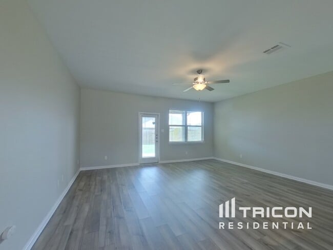 Building Photo - 13605 Fehrman Rd
