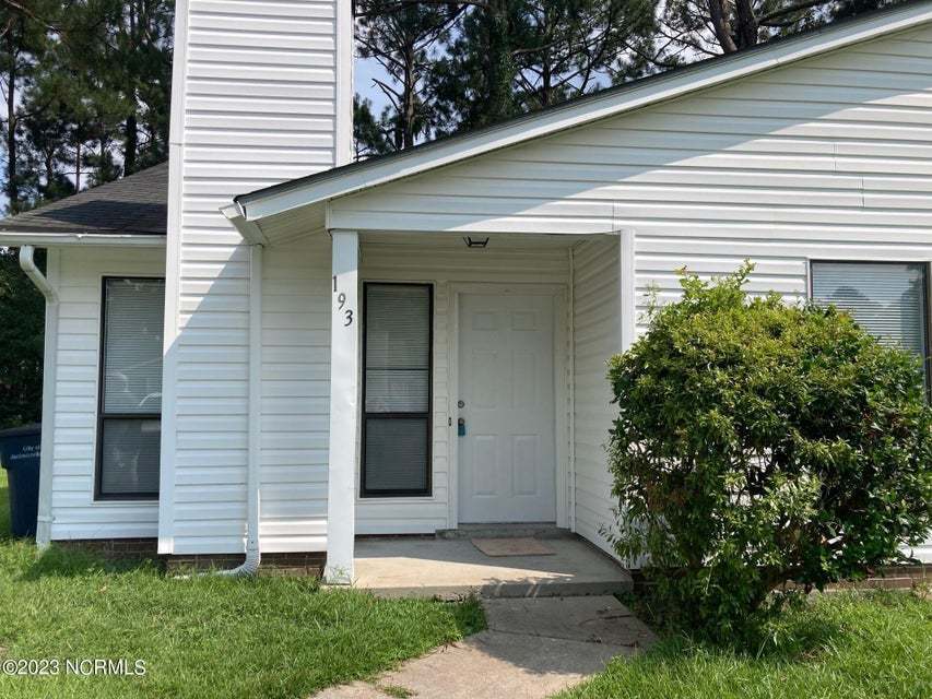 Foto principal - 193 Village Cir