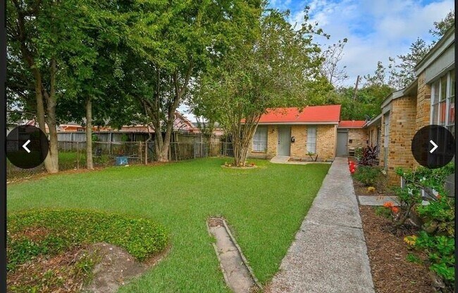 Foto del edificio - 6815 Beachwood St