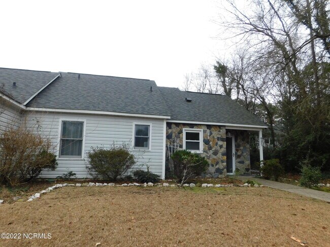 Foto del edificio - 907 Cedar Ct