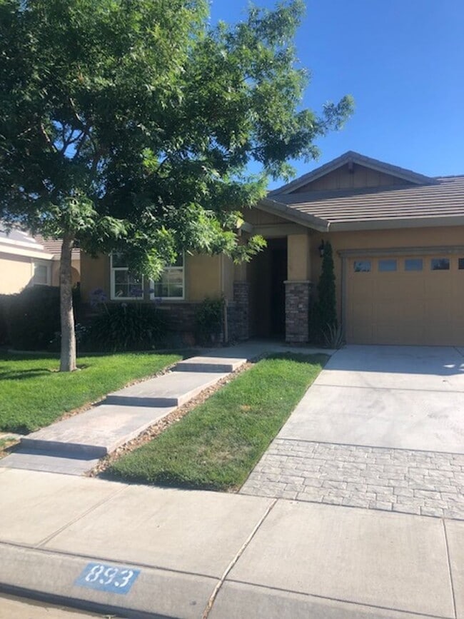 Foto del edificio - 893 Clearwater Creek Blvd