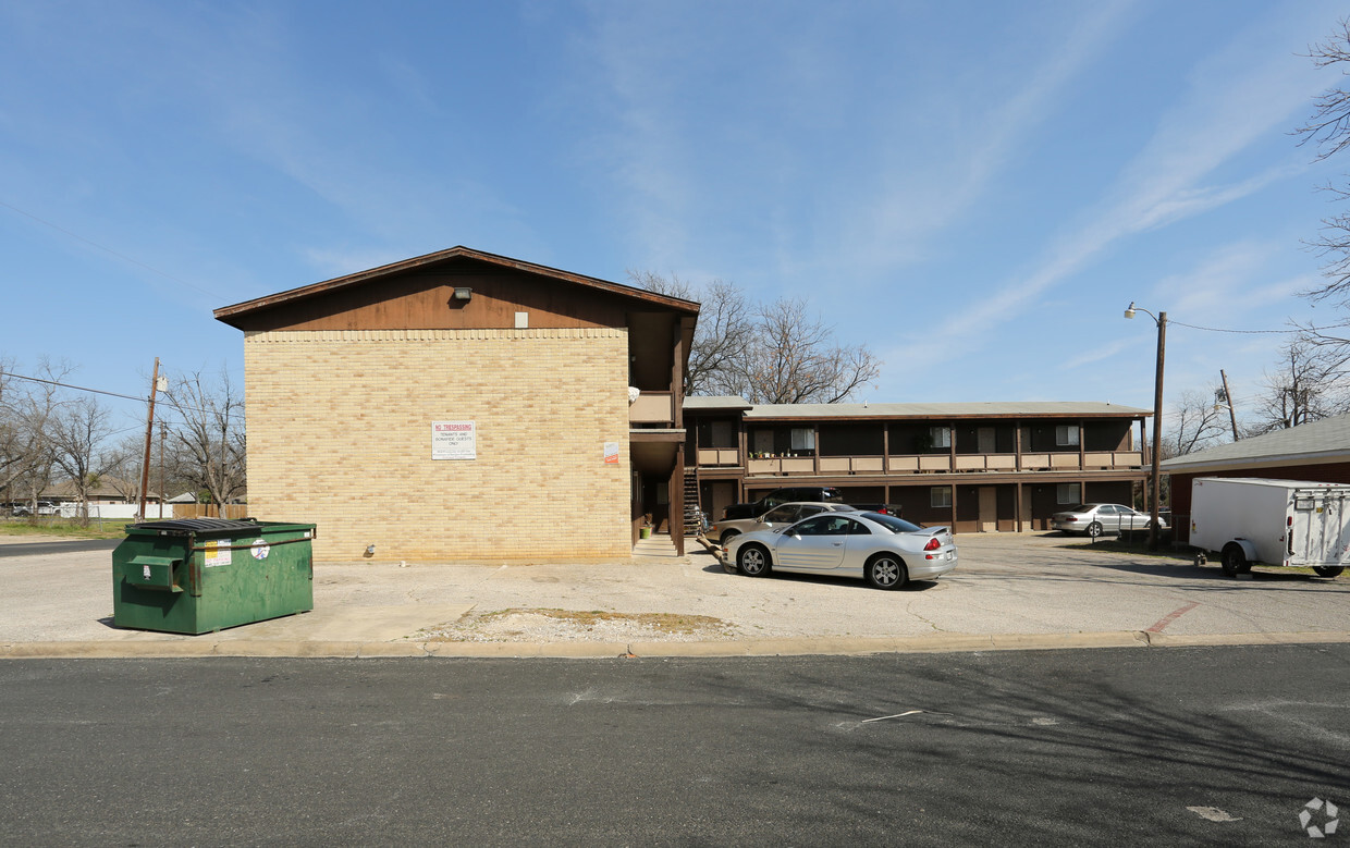 Foto del edificio - East Town Apartments