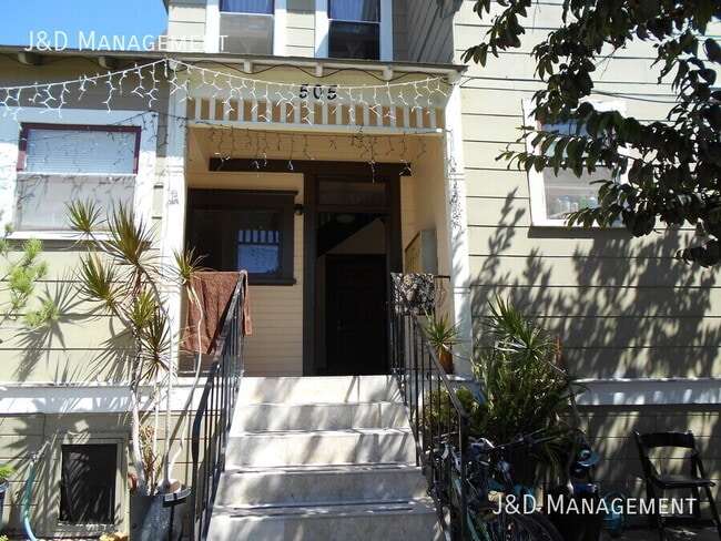 Building Photo - 505 21st St