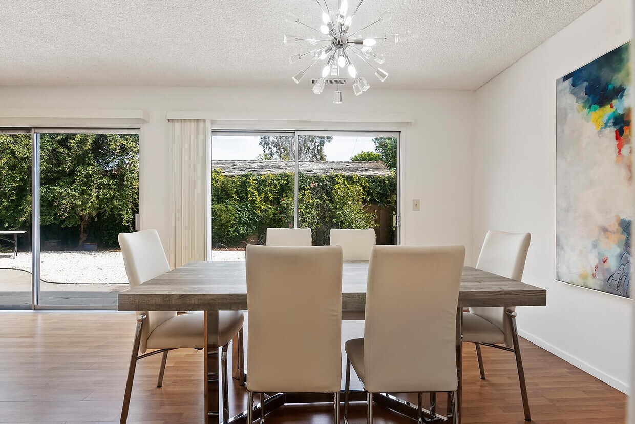 Foto principal - 6716 Ventura Canyon Ave