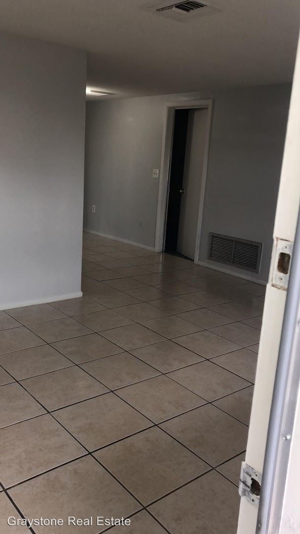 Foto del edificio - 2 br, 1 bath House - 3214 Holiday Lake Dr.