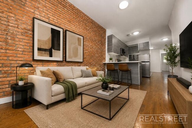 Building Photo - Modern 3 Bed 1.5 Bath in Stuyvesant Hieghts