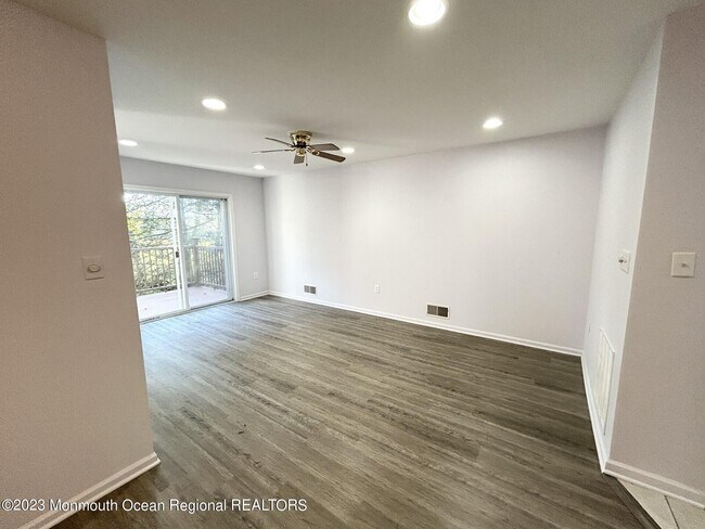 Foto del edificio - 30 Heron Ct