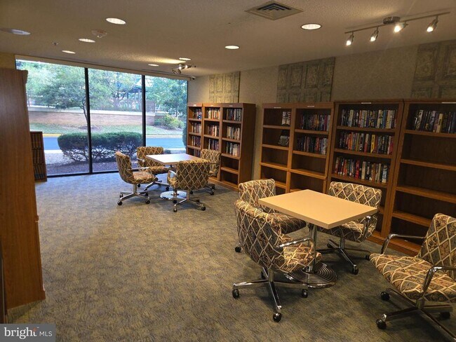 Building Photo - 5501 Seminary Rd