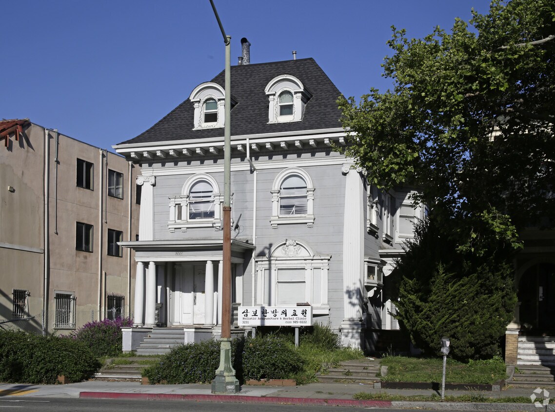 Primary Photo - 3227-3231 Telegraph Ave