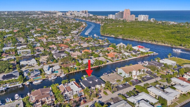 Building Photo - 2739 NE 15th St