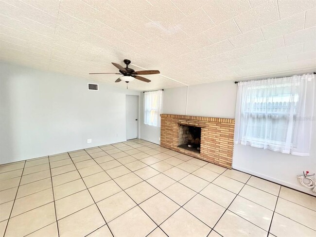 Building Photo - 5209 10th Ave S