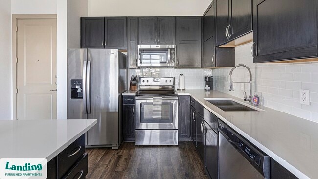 Foto del edificio - 5005 Galleria Dr