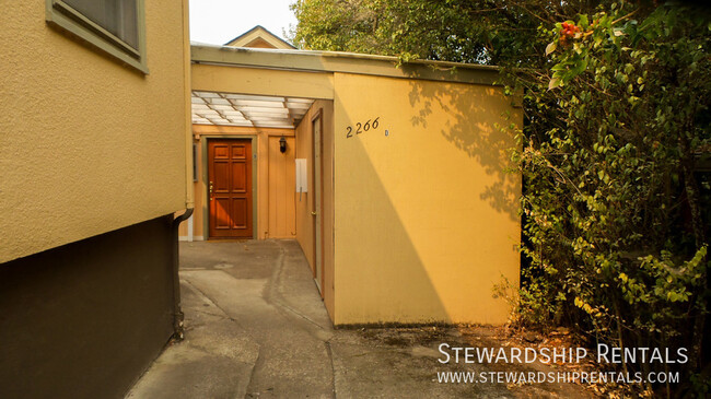 Foto del edificio - 2266 Alder St