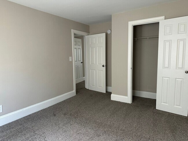 Building Photo - 3706 Erdman Ave