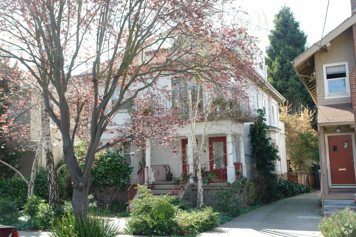 Primary Photo - 1628 Walnut St