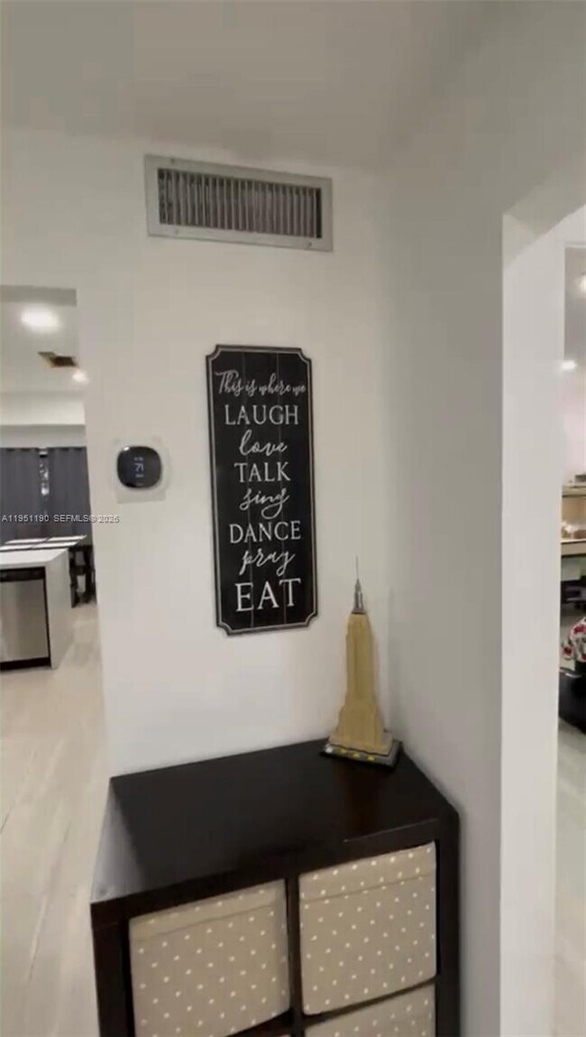 Foto del edificio - 3199 Coral Hills Dr