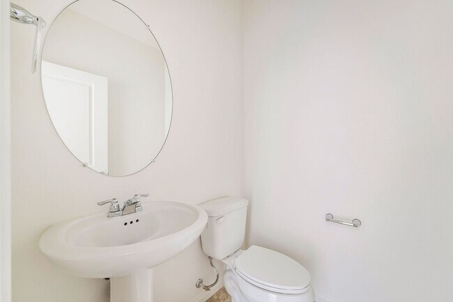Building Photo - Modern Open-Concept Home with Loft & Designer Finishes in Inspirada!