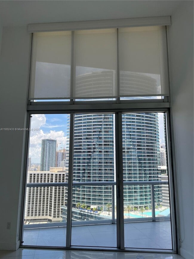 Building Photo - 465 Brickell Ave