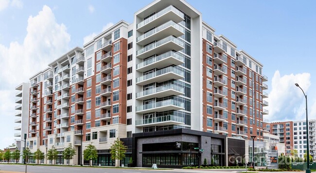 Foto del edificio - 4425 Sharon Rd