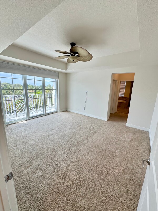 Foto del edificio - 341 Bay Colony Dr N