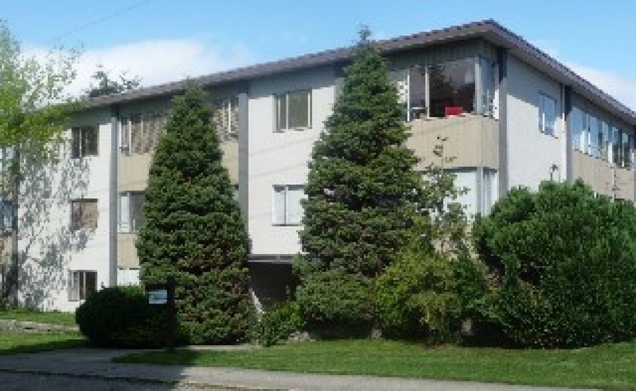 Primary Photo - Larch Manor