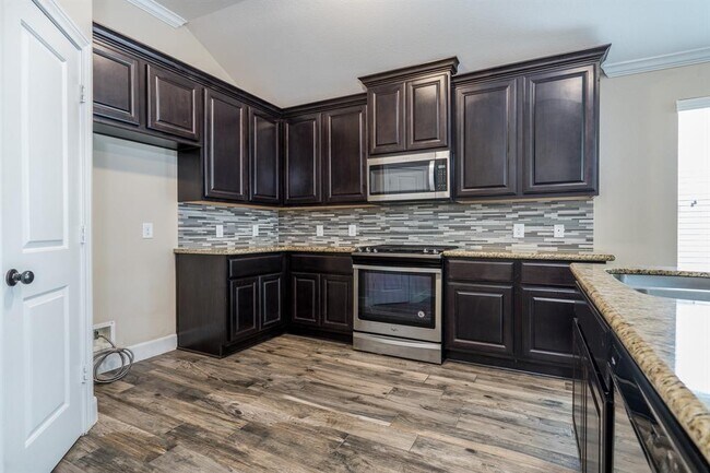 Foto del edificio - 18123 Willow Edge Dr