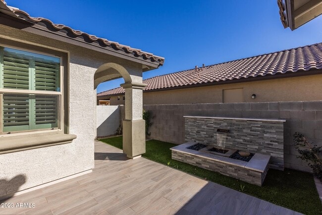 Foto del edificio - 15292 W Linden St