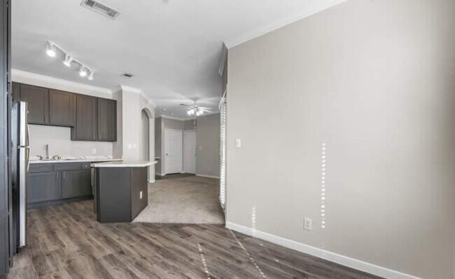 Building Photo - 2 bedroom in Rosenberg TX 77471